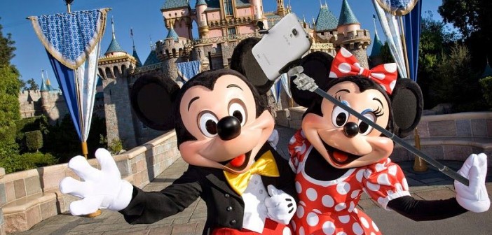 CCKKgbeWIAApbds Disney